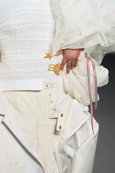 Look 235